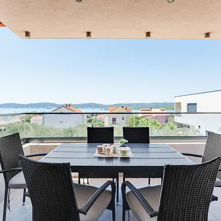 Lejlighed Sea Bay View - Avec Piscine Et Magnifique Vue Sur Sveti Filip i Jakov
