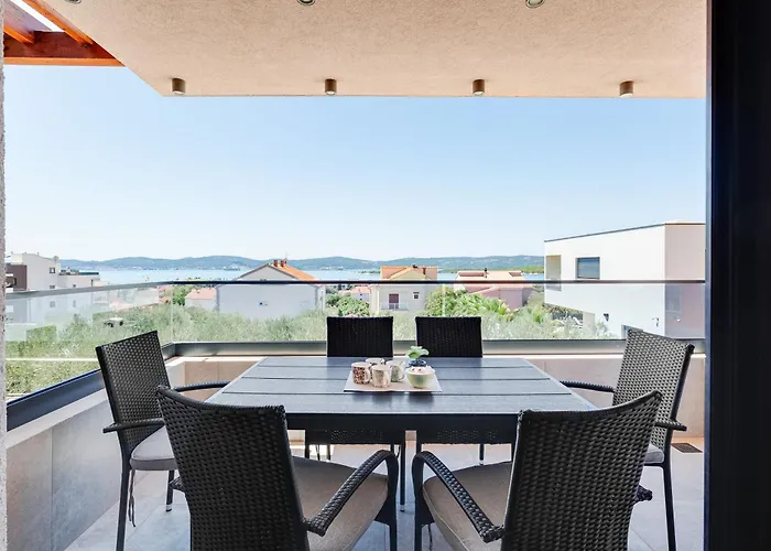 Apartament Sea Bay View - Avec Piscine Et Magnifique Vue Sur Sveti Filip i Jakov